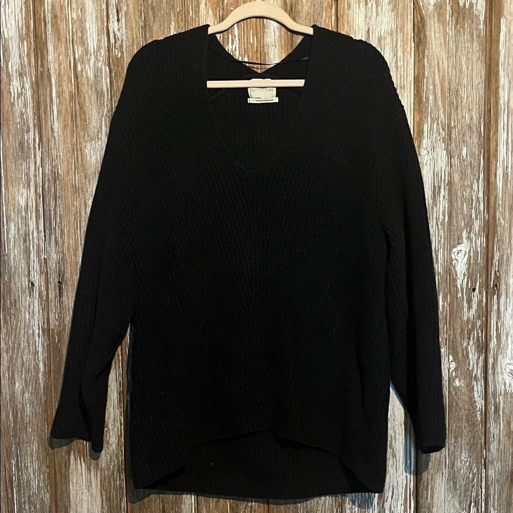 EUC URBAN OUTFITTERS OVERSIZED SWEATER, size small - Picture 2 of 4
